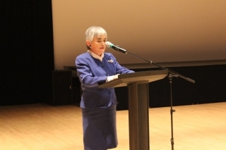 Consul-General of Japan ITO Takako gives opening remarks at the screening of “Kampai! Sake Sisters.”